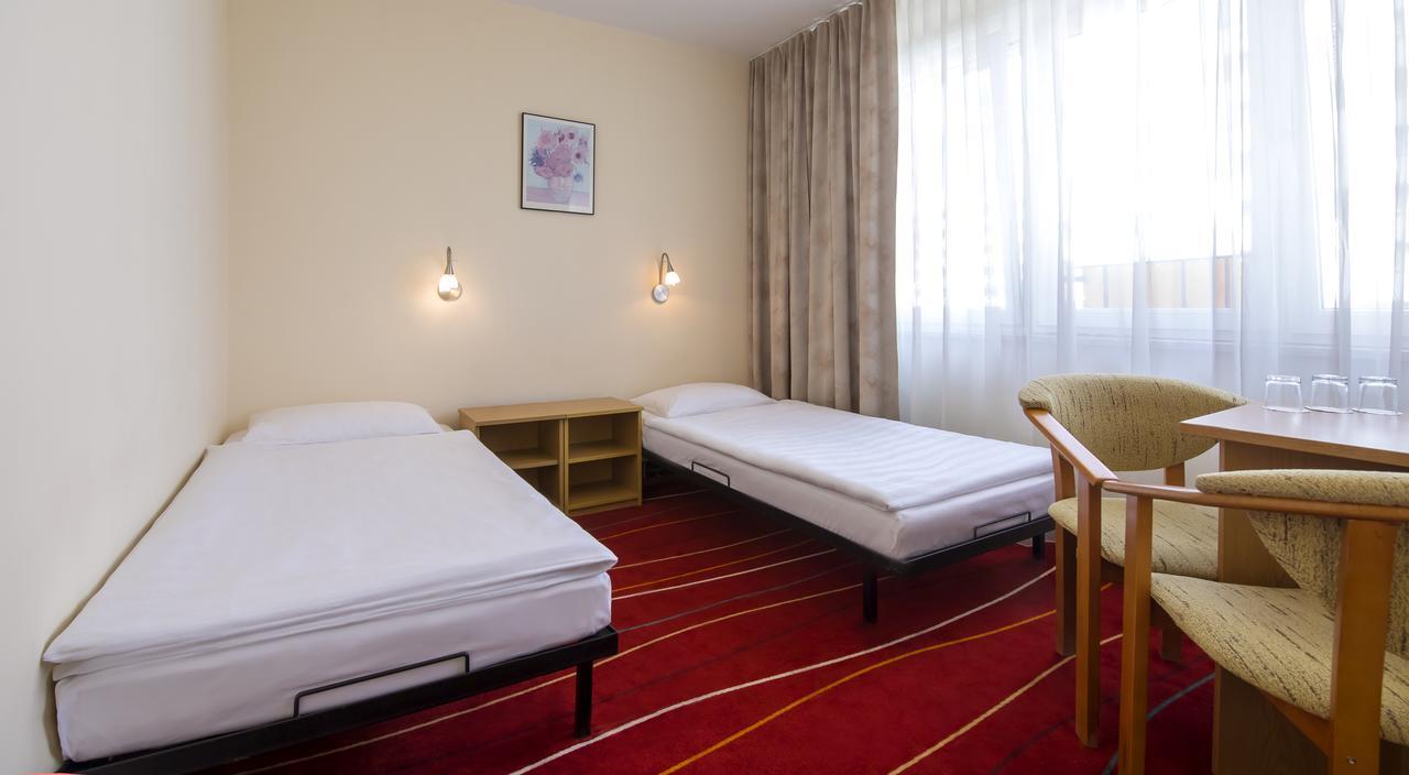 Aramis Hotel Warsaw Ngoại thất bức ảnh