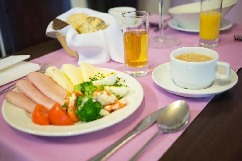 Aramis Hotel Warsaw Ngoại thất bức ảnh